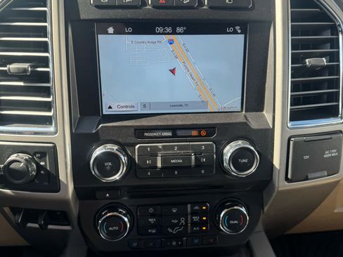 Used 2017 Ford F250 Lariat w/ Lariat Ultimate Package AWD/4WD image 7