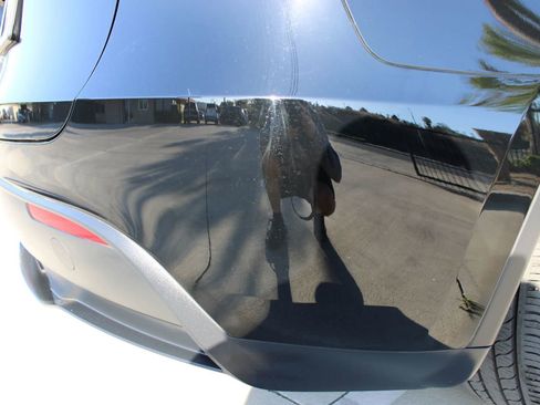 Used 2024 Tesla Model Y 2WD image 10