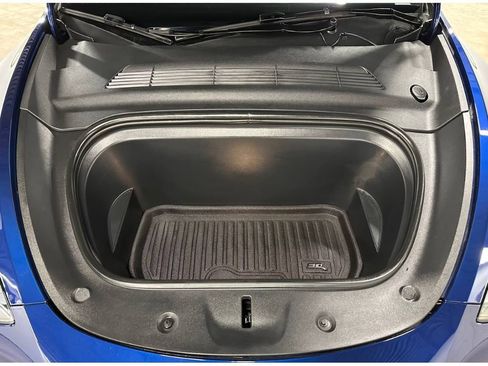 Used 2024 Tesla Model Y Performance image 4