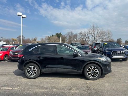 Used 2020 Ford Escape SEL image 4