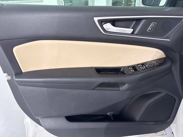 Used 2020 Ford Edge SEL w/ Convenience Package FWD image 17