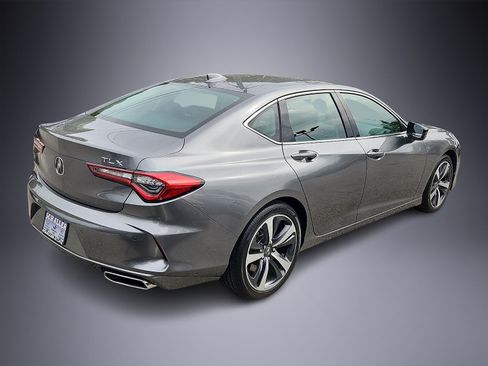 Used 2025 Acura TLX w/ Technology Package FWD image 6