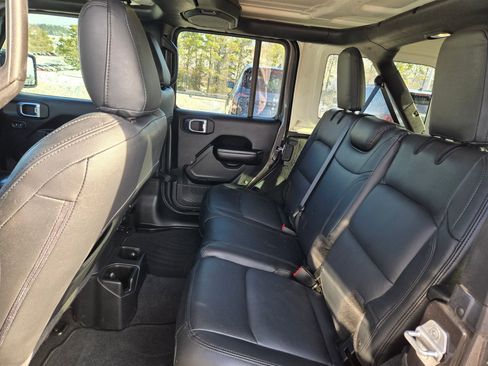 Used 2021 Jeep Wrangler Unlimited Sport image 32