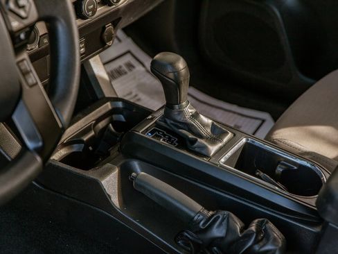 Used 2019 Toyota Tacoma SR w/ SR Convenience Package image 14