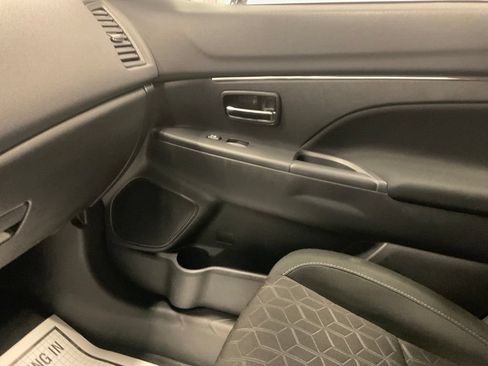 Used 2025 Mitsubishi Outlander Sport ES AWD/4WD image 21