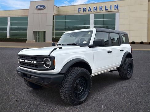 New 2025 Ford Bronco 4-Door image 3
