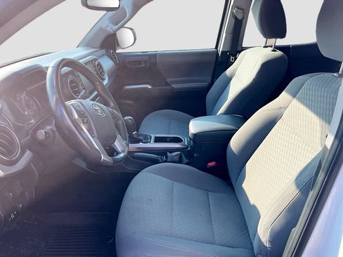 Used 2020 Toyota Tacoma SR5 RWD image 20