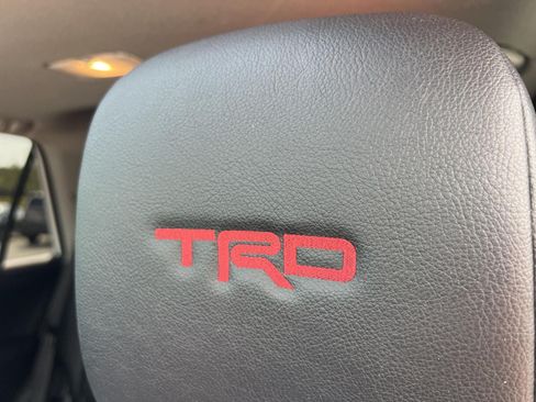 Used 2019 Toyota 4Runner TRD Off-Road Premium AWD/4WD image 23