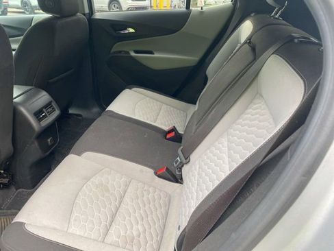 Used 2018 Chevrolet Equinox LS FWD image 16