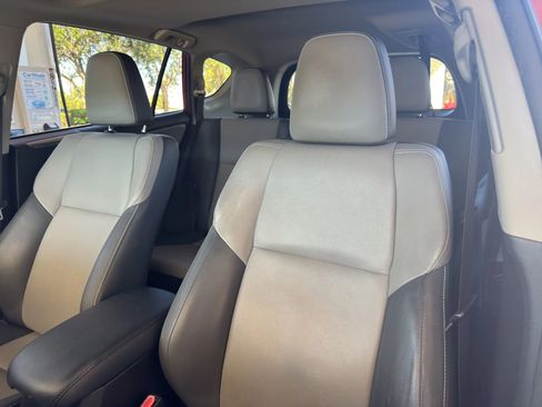 Used 2015 Toyota RAV4 Limited image 27