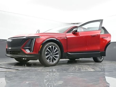New 2025 Cadillac Lyriq Sport image 66