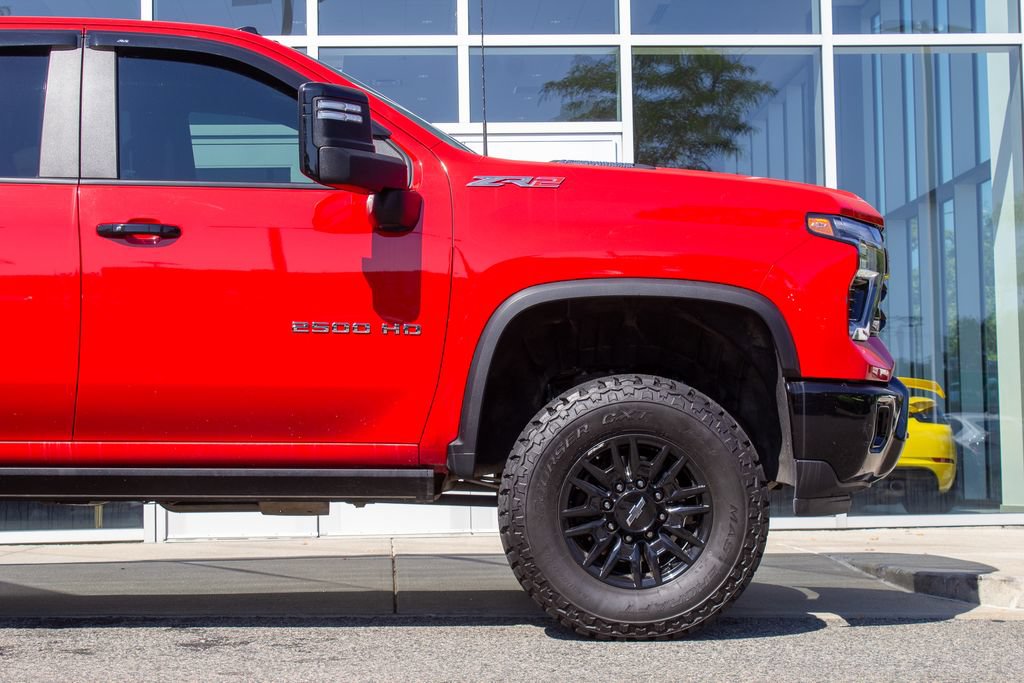 Used 2024 Chevrolet Silverado 2500 ZR2 w/ Technology Package AWD/4WD image 5