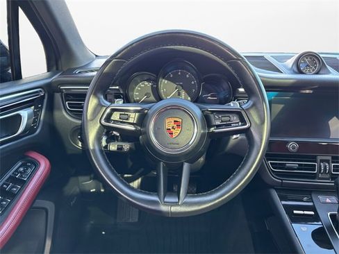 Used 2022 Porsche Macan image 12