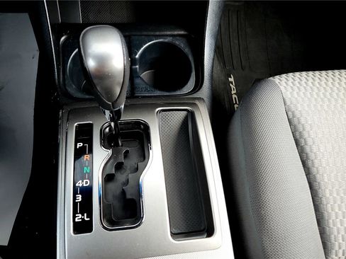 Certified 2015 Toyota Tacoma 4x4 Double Cab image 40