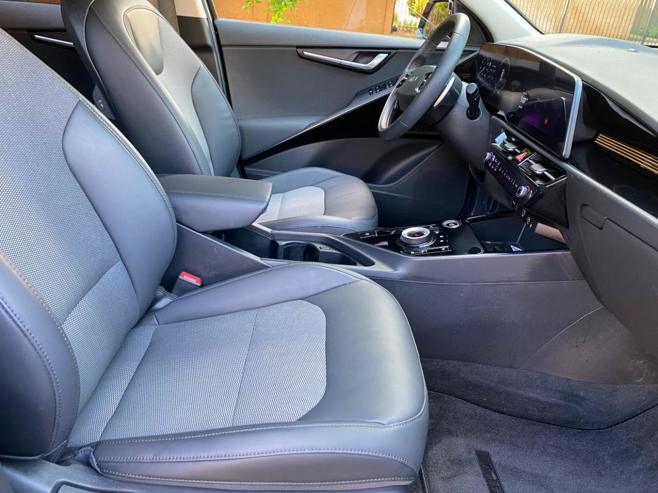 Used 2023 Kia Niro Wind FWD image 53