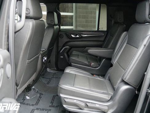 Used 2023 GMC Yukon XL Denali image 32