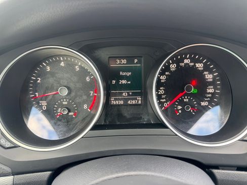 Used 2017 Volkswagen Jetta SE image 14