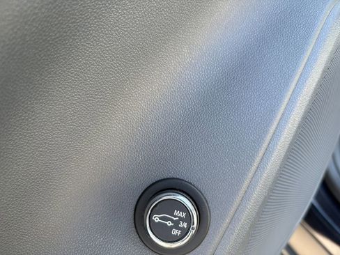 Used 2021 Chevrolet Blazer LT FWD image 26