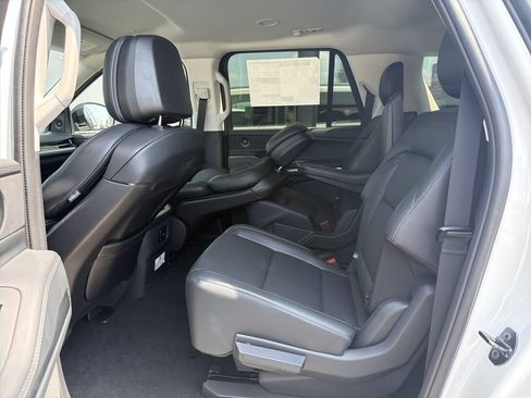 New 2027 Lincoln Navigator L Premier AWD/4WD image 6