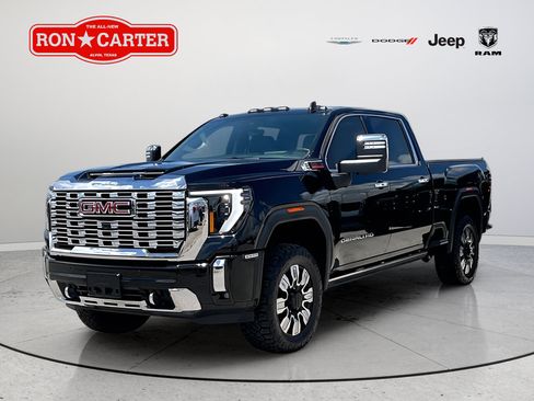 Used 2024 GMC Sierra 3500 Denali w/ Denali Reserve Package AWD/4WD image 3