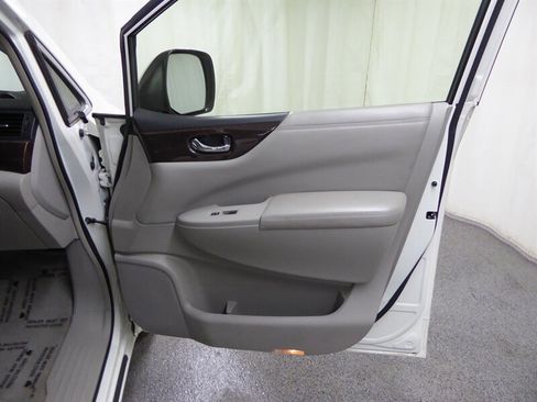 Used 2015 Nissan Quest S image 23