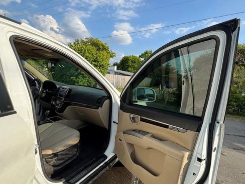Used 2012 Hyundai Santa Fe Limited w/ Navigation Pkg 4 image 9