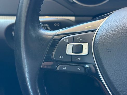 Used 2017 Volkswagen Jetta SE FWD image 24
