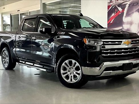 Used 2022 Chevrolet Silverado 1500 LTZ w/ LTZ Convenience Package II AWD/4WD image 18