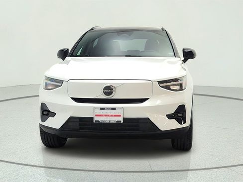 Used 2023 Volvo XC40 Recharge Ultimate w/ Protection Package Premier AWD/4WD image 2