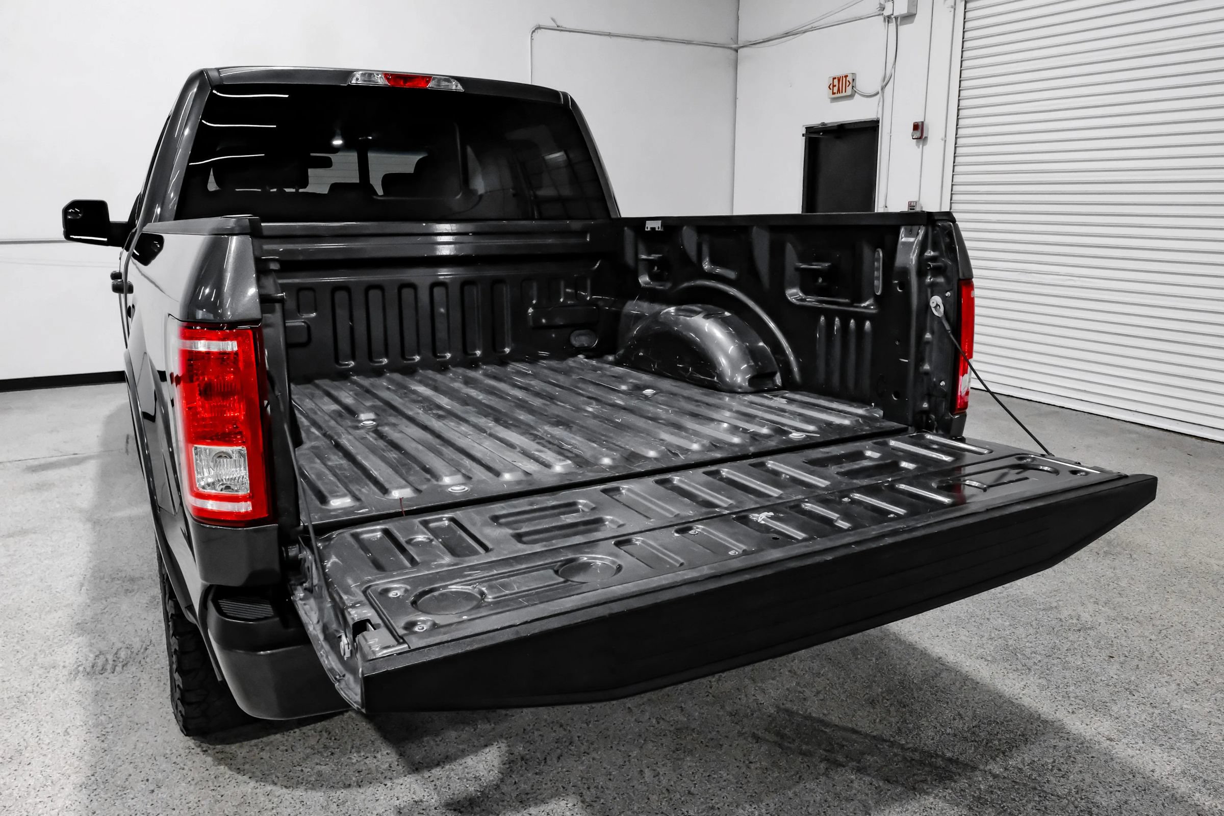 Used 2017 Ford F150 XLT w/ Equipment Group 302A Luxury AWD/4WD image 68