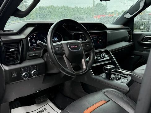 Used 2024 GMC Sierra 1500 AT4 w/ Technology Package AWD/4WD image 17
