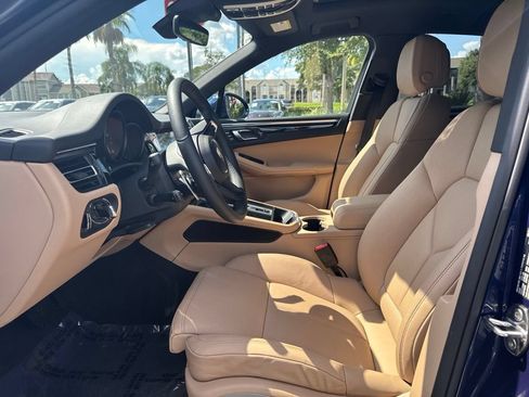 Certified 2026 Porsche Macan AWD/4WD image 5