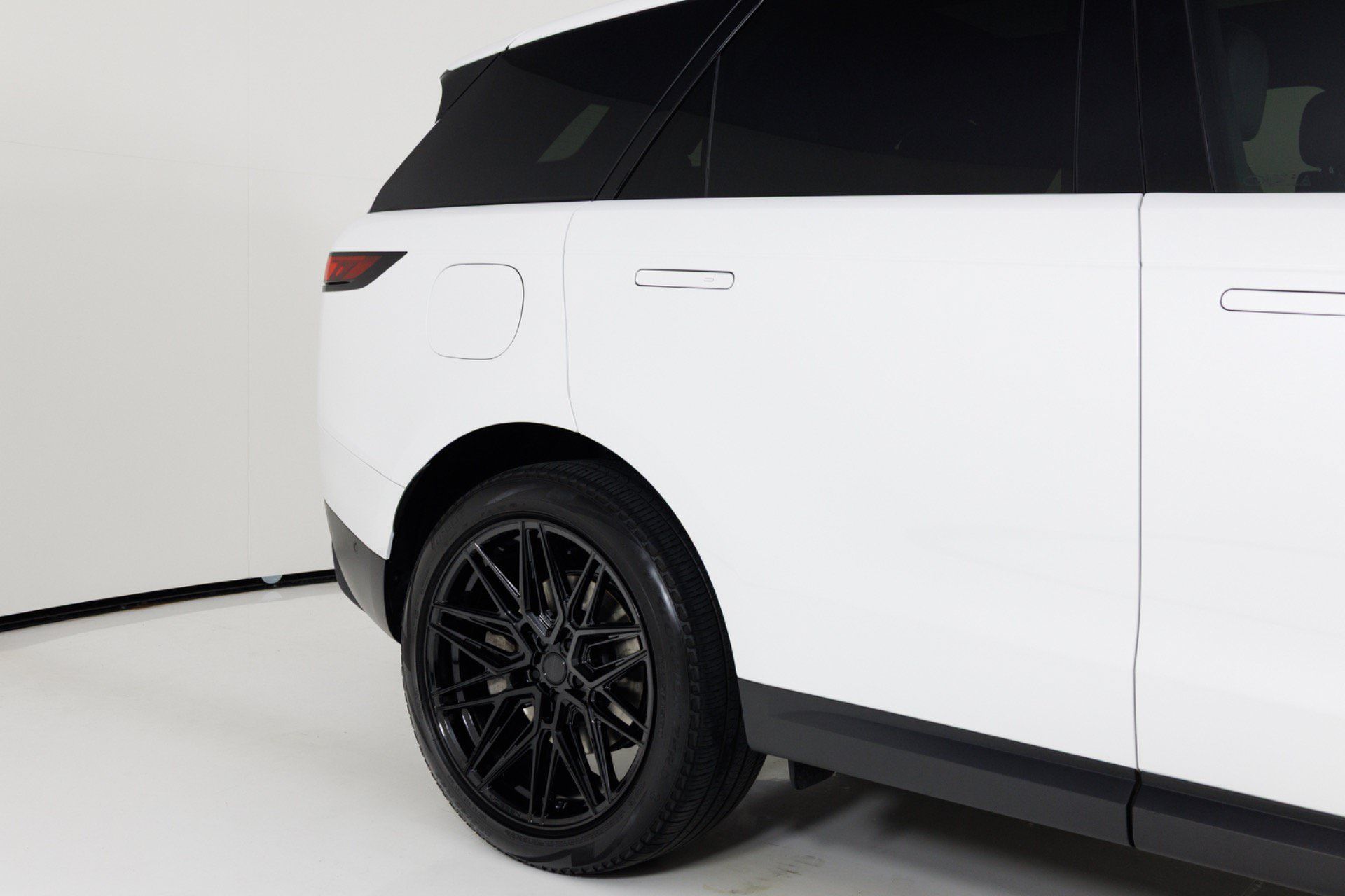 Used 2024 Land Rover Range Rover Sport SE AWD/4WD image 73