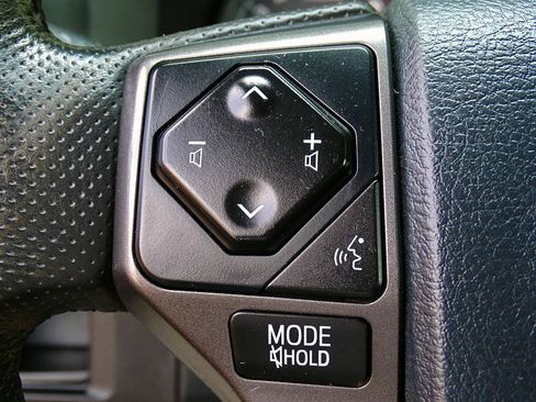Used 2019 Toyota Tacoma TRD Sport w/ Technology Package AWD/4WD image 40