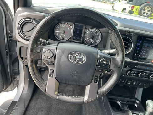 Used 2019 Toyota Tacoma TRD Off-Road AWD/4WD image 16