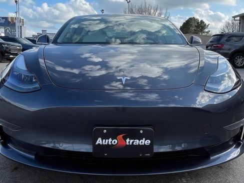 Used 2018 Tesla Model 3 Long Range image 9