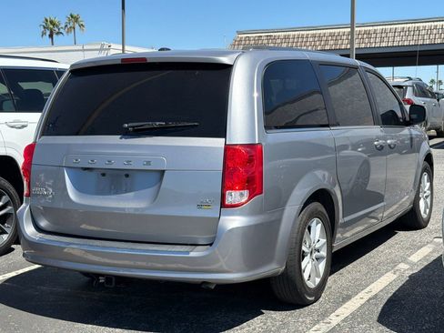 Used 2019 Dodge Grand Caravan SXT FWD image 5
