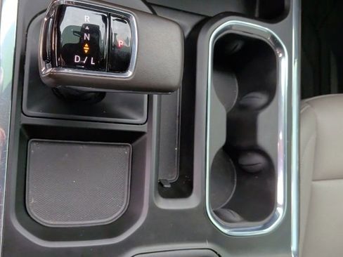 Used 2023 GMC Sierra 1500 SLT image 33