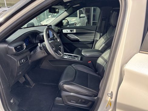 Used 2023 Ford Explorer ST w/ Equipment Group 401A image 6