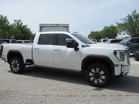 Certified 2024 GMC Sierra 2500 Denali w/ Denali Reserve Package AWD/4WD image 2