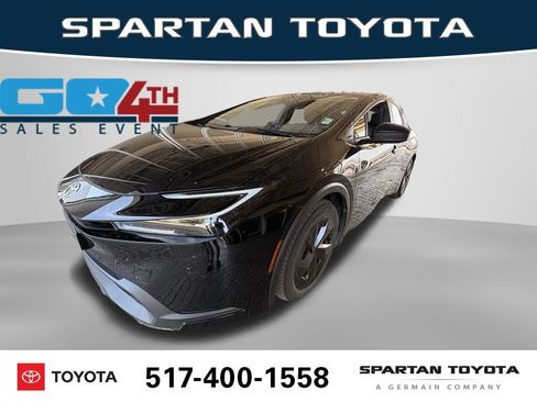 Used 2025 Toyota Prius LE FWD image 1