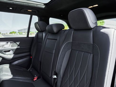 Used 2026 Mercedes-Benz GLS 63 AMG 4MATIC image 44