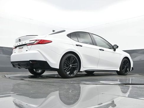 New 2026 Toyota Camry Hybrid w/ Multimedia Upgrade Package image 26