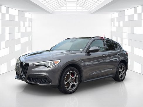 Used 2023 Alfa Romeo Stelvio Sprint RWD image 3