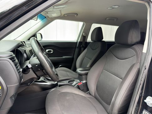 Used 2017 Kia Soul FWD image 11