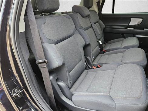 Used 2025 Ford Expedition Active RWD image 17