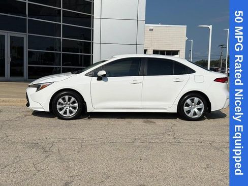 Used 2025 Toyota Corolla LE FWD image 6