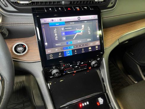 Used 2022 Jeep Grand Cherokee L Summit w/ Advanced Protech Group IV AWD/4WD image 38