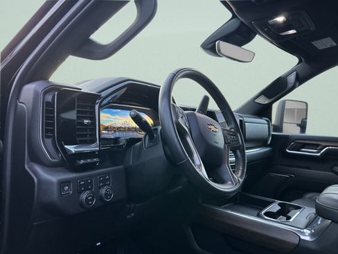 Used 2024 Chevrolet Silverado 2500 High Country image 10
