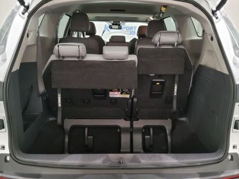 Used 2024 Toyota Sienna XLE FWD image 14